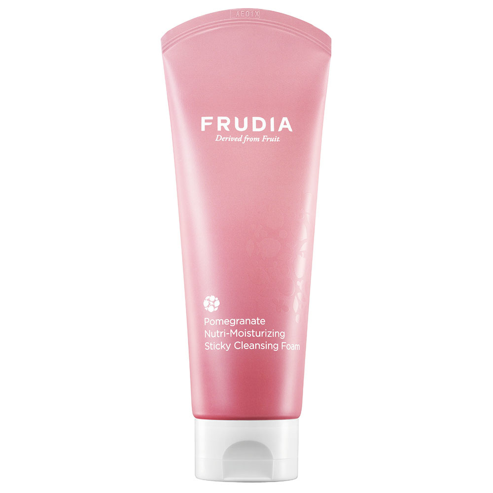 Ein nährender Reinigungsschaum der Marke Frudia